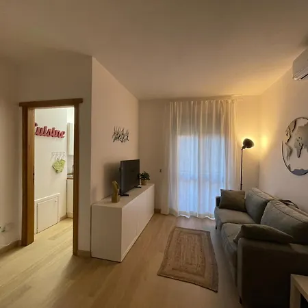 Accogliente Bilocale In Centro A * 올비아